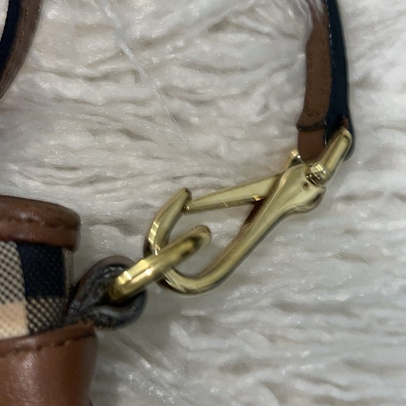 BURBERRY CROSSBODY AUTHENTIC LARGE CLUTCH SIGNATURE PATERN REMOVABLE STRAP EUC. - Picture 3 of 17